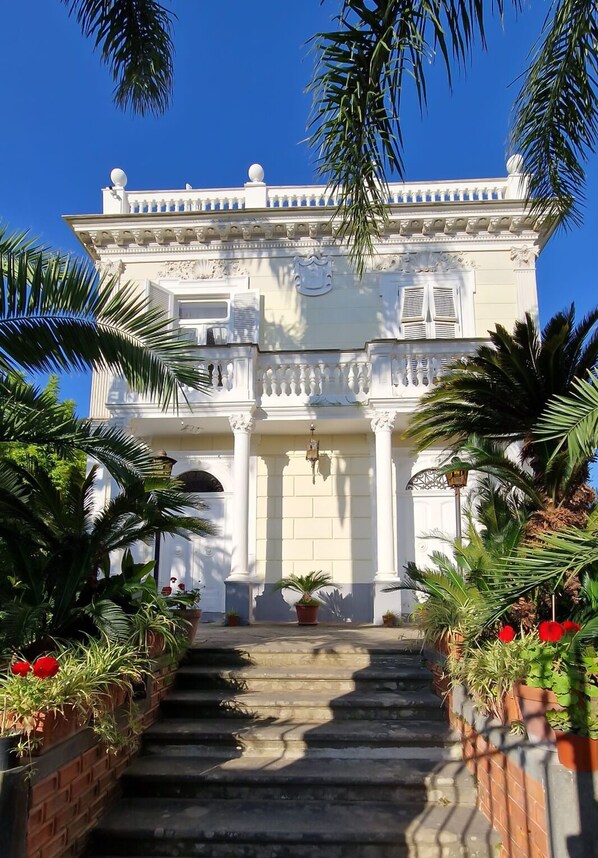 Front of property - Villa Gabriella (Sant'Agnello)