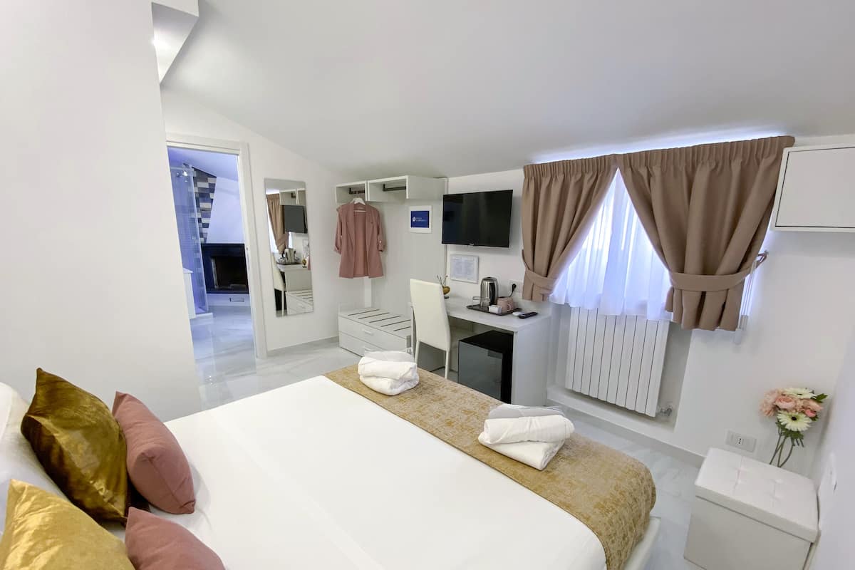 Phòng Tiêu chuẩn | Chăn bông, nệm cao su hoạt tính (memory foam), minibar