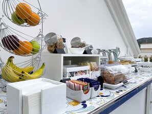 Sarapan prasmanan