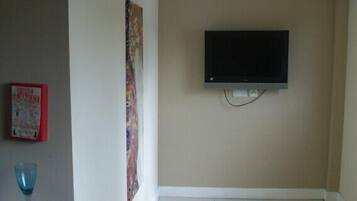 Double Room, Ensuite (with shower) | Room amenity