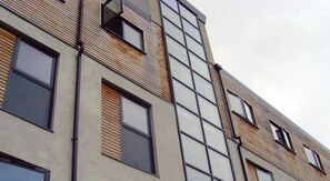 Exterior - Alton Apartments (Bradford)