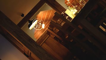 2 restaurants, breakfast, lunch, dinner served; British cuisine