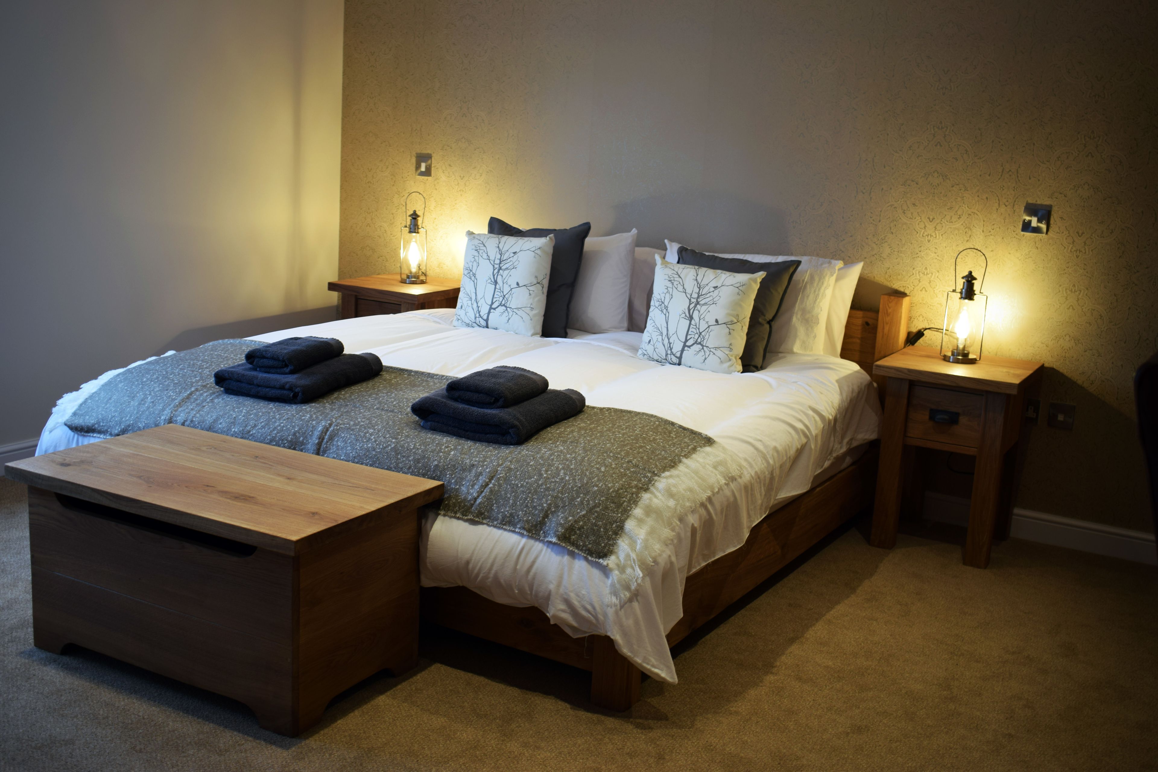 Executive Room | Desk, laptop workspace, soundproofing, iron/ironing board