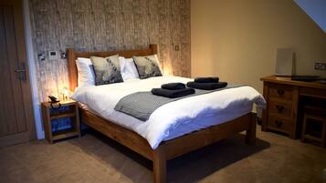 Habitación superior | Escritorio, espacio para trabajar con laptop y insonorización