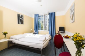 Chambre Double, salle de bains privée