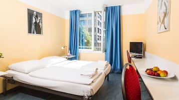 Doppelzimmer, eigenes Bad | Schreibtisch, Verdunkelungsvorhänge, schallisolierte Zimmer