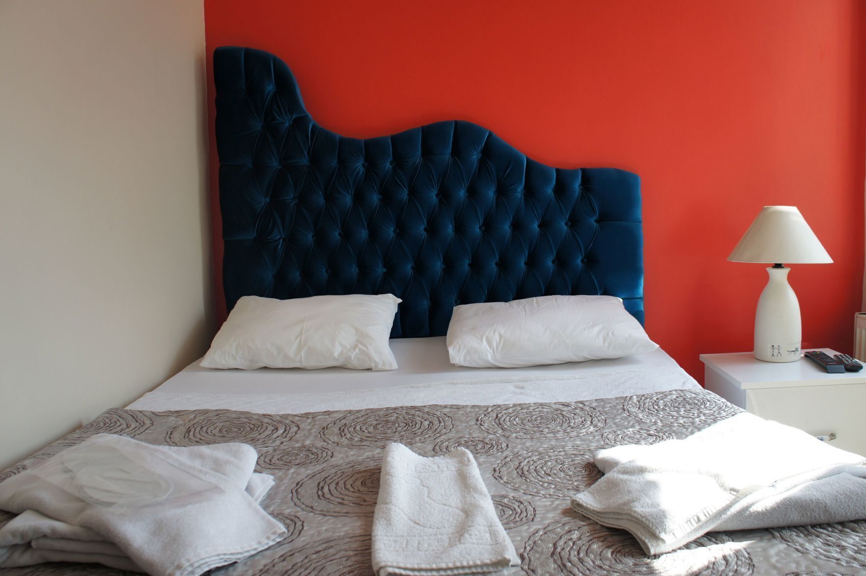 Premium bedding, minibar, iron/ironing board, free WiFi