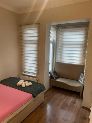 Habitación Deluxe | Ropa de cama de alta calidad, minibar, tabla de planchar con plancha