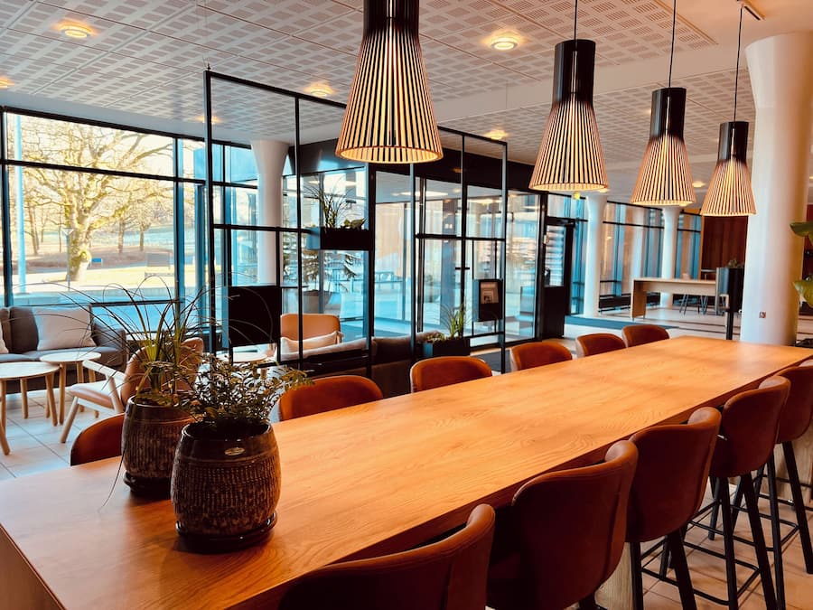 Siddeområde i lobbyen