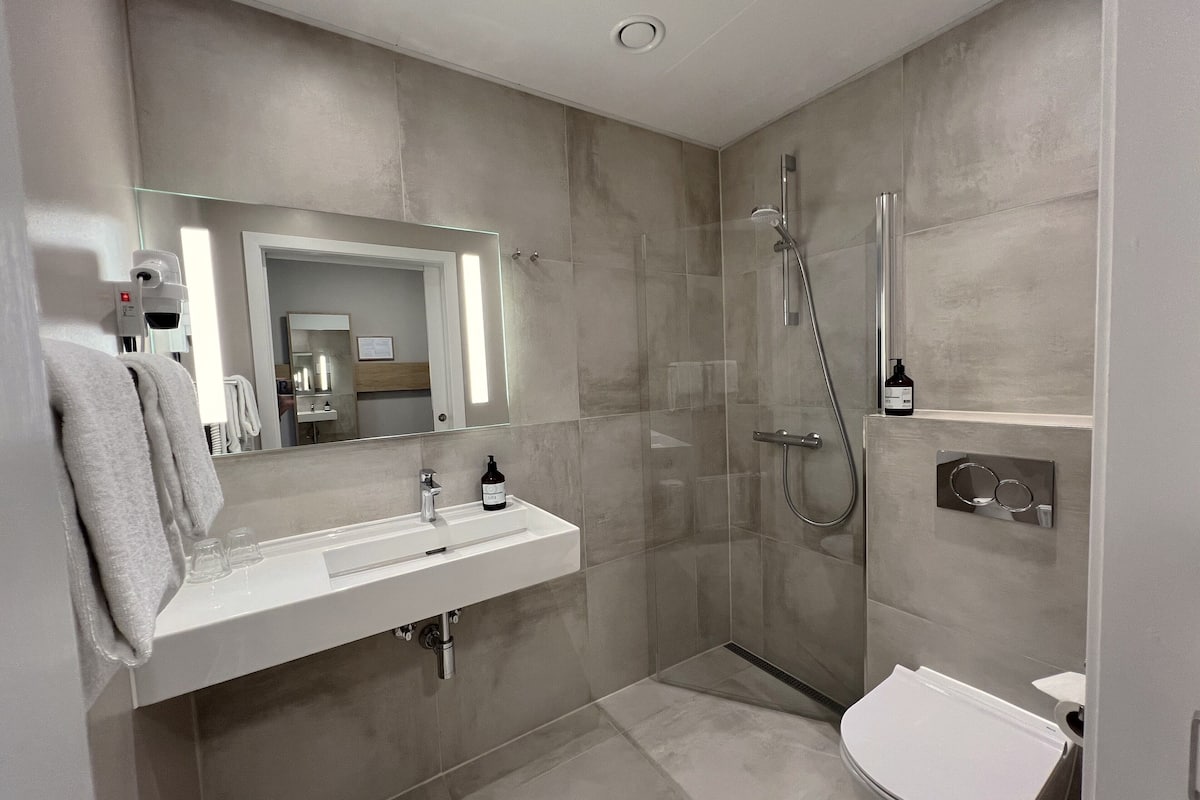 double room | 1 bedroom, free wifi, bed sheets