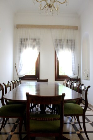 Souper servi sur place, cuisine locale