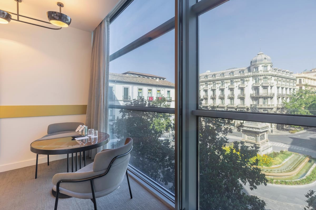 Chambre Double, vue ville