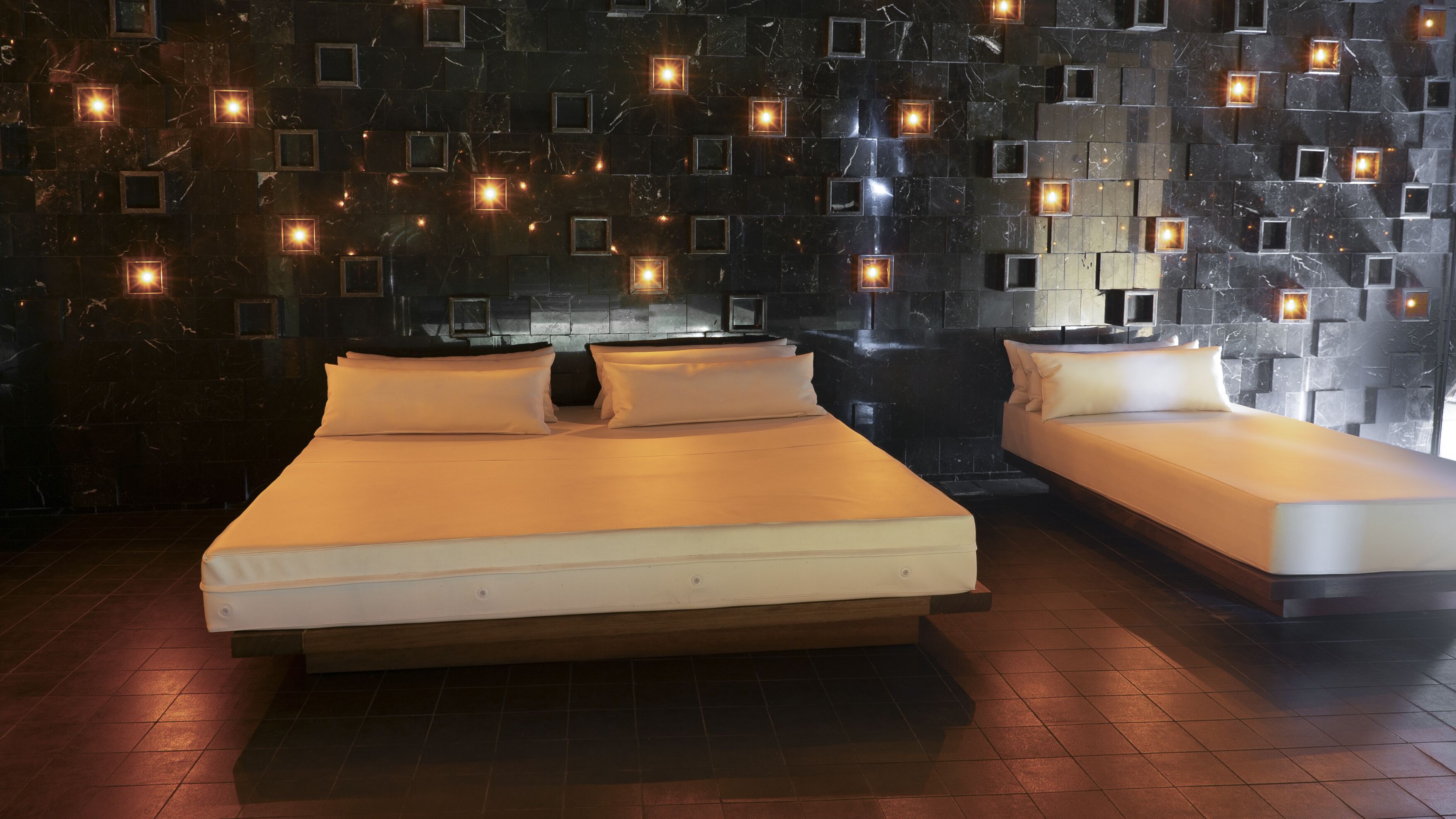 couples treatment room(s), steam room, turkish bath/hammam