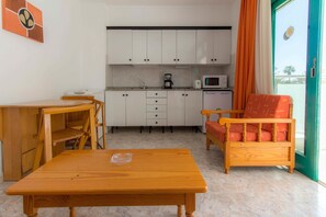 Apartment, 1 Schlafzimmer | Wohnbereich | Flachbildfernseher