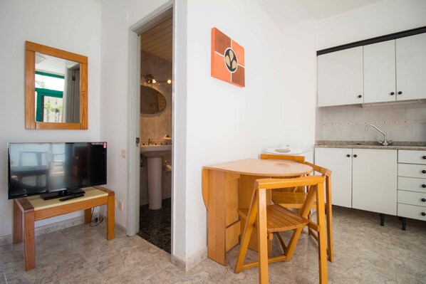 Apartment, 1 Bedroom | Living area