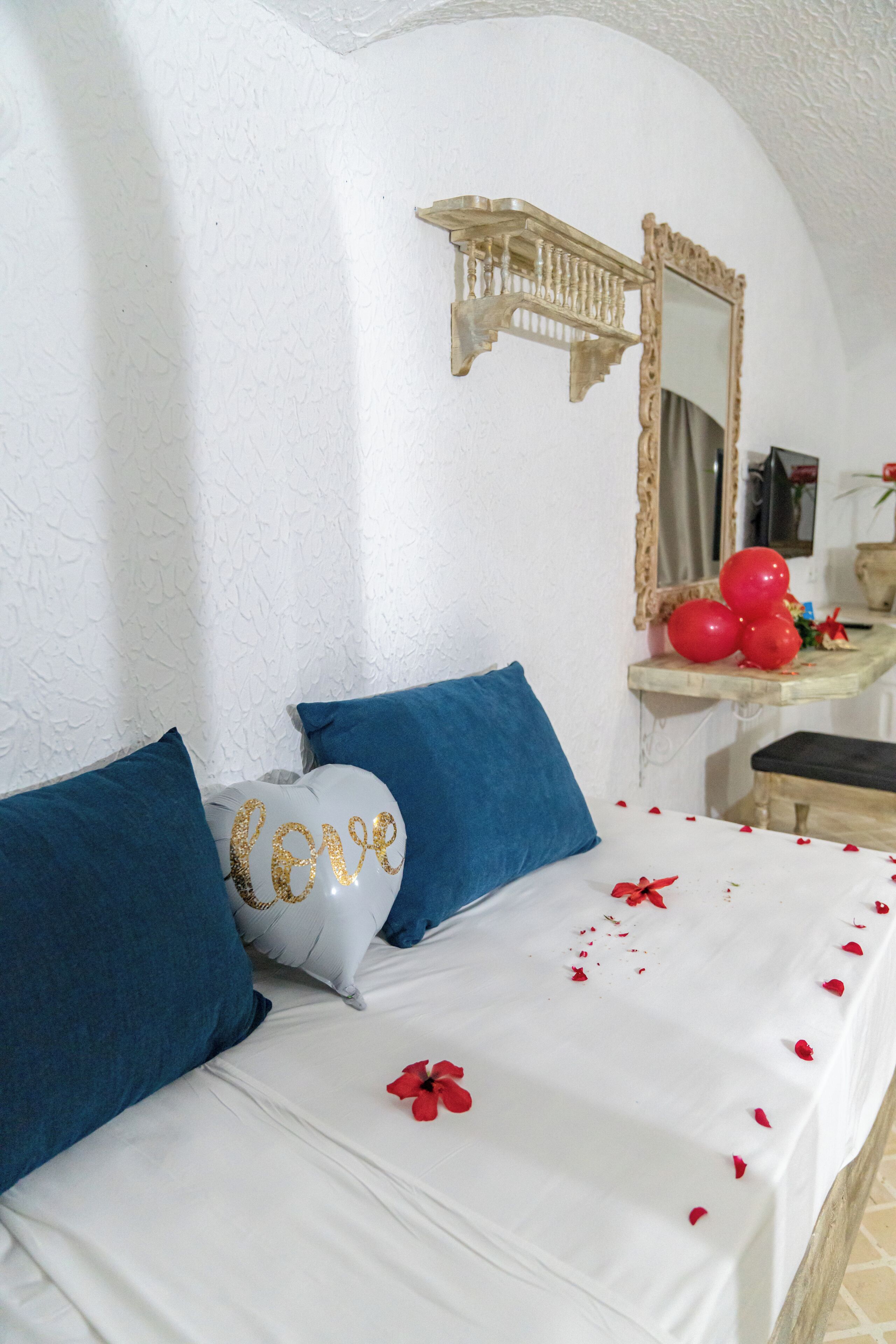 Triple Room, Sea Facing | Minibar, in-room safe, desk, blackout drapes