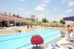 3 outdoor pools - Vox Maris Grand Resort - Adults only (Costinesti)