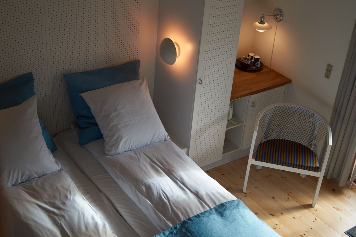 Tweepersoonskamer (XL) | Een bureau, gratis babybedden, extra bedden, gratis wifi