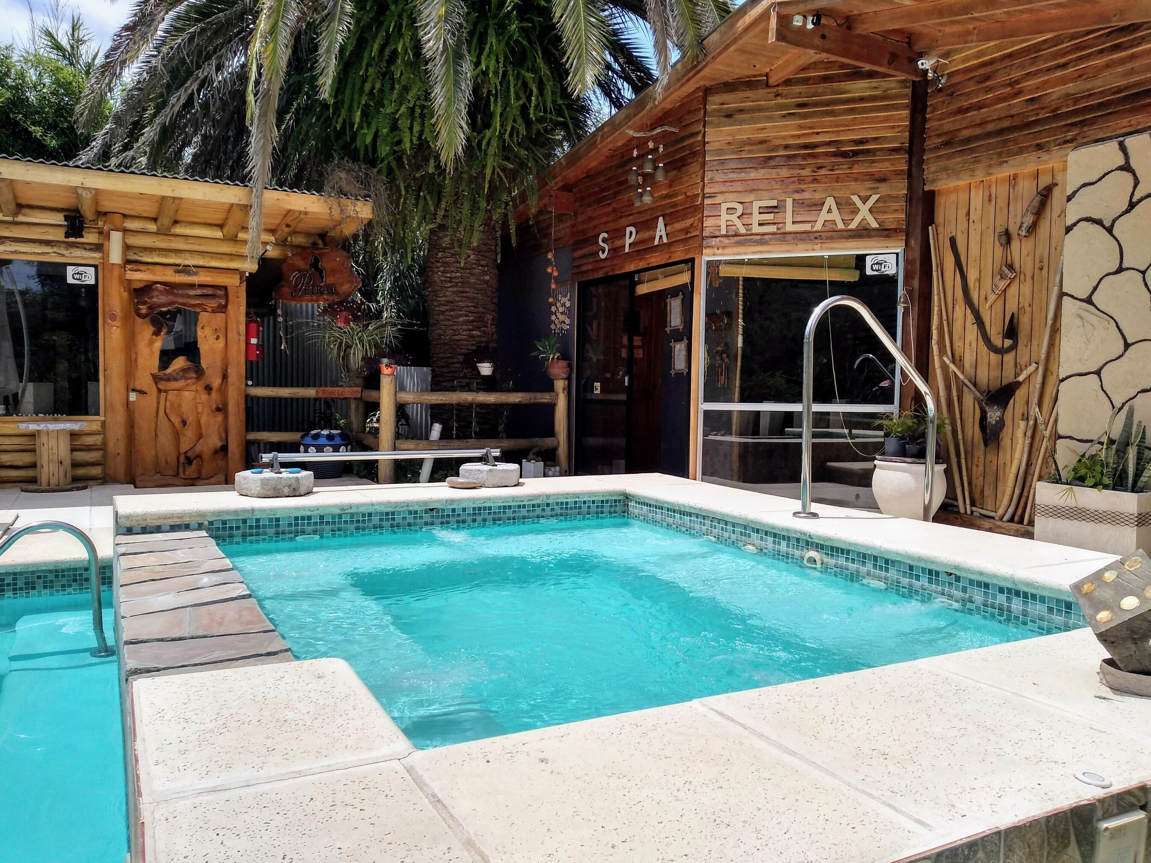 Área de tratamiento exterior, un sauna, una bañera de hidromasaje