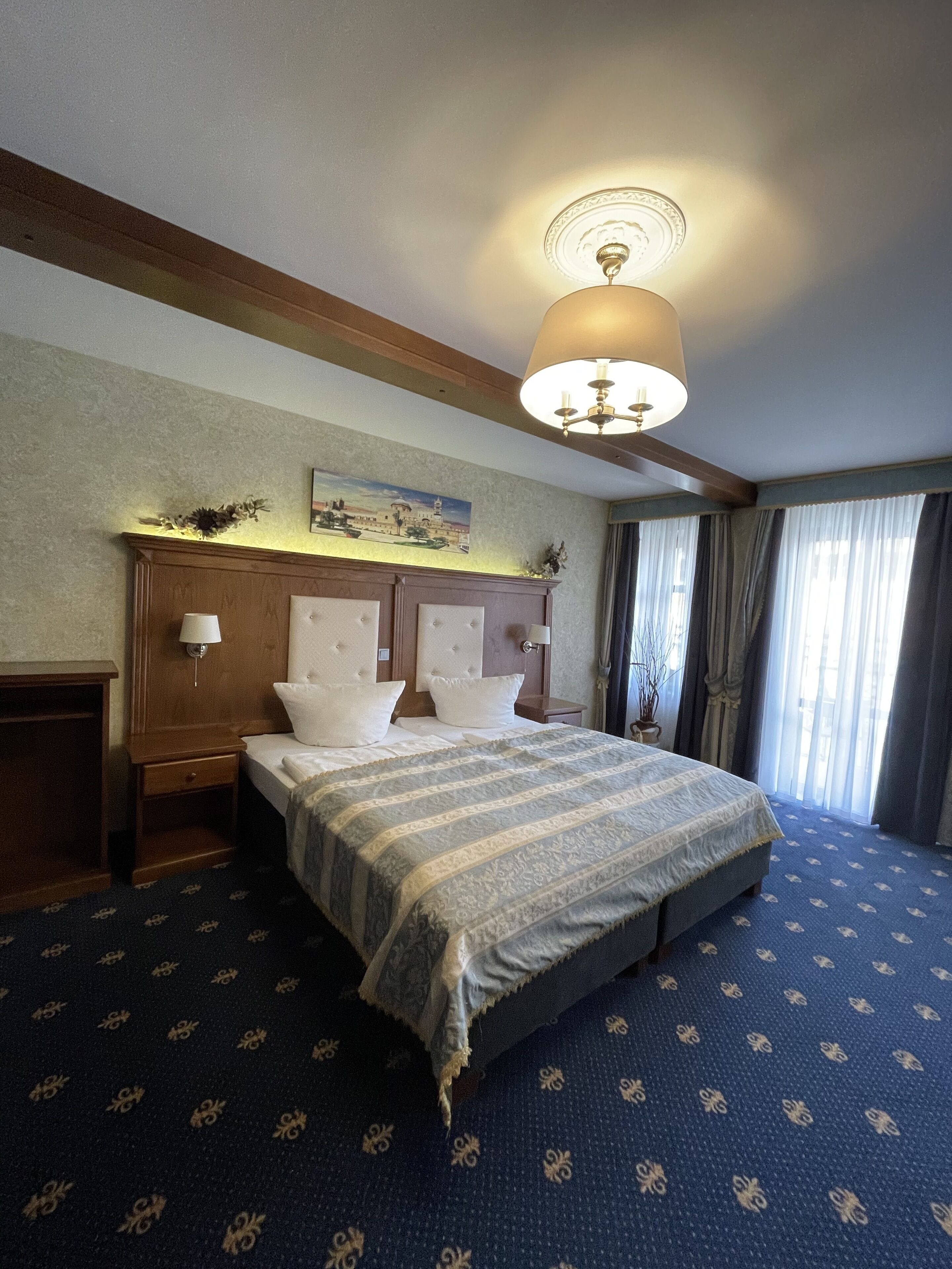 double room | premium bedding, in-room safe, desk, soundproofing