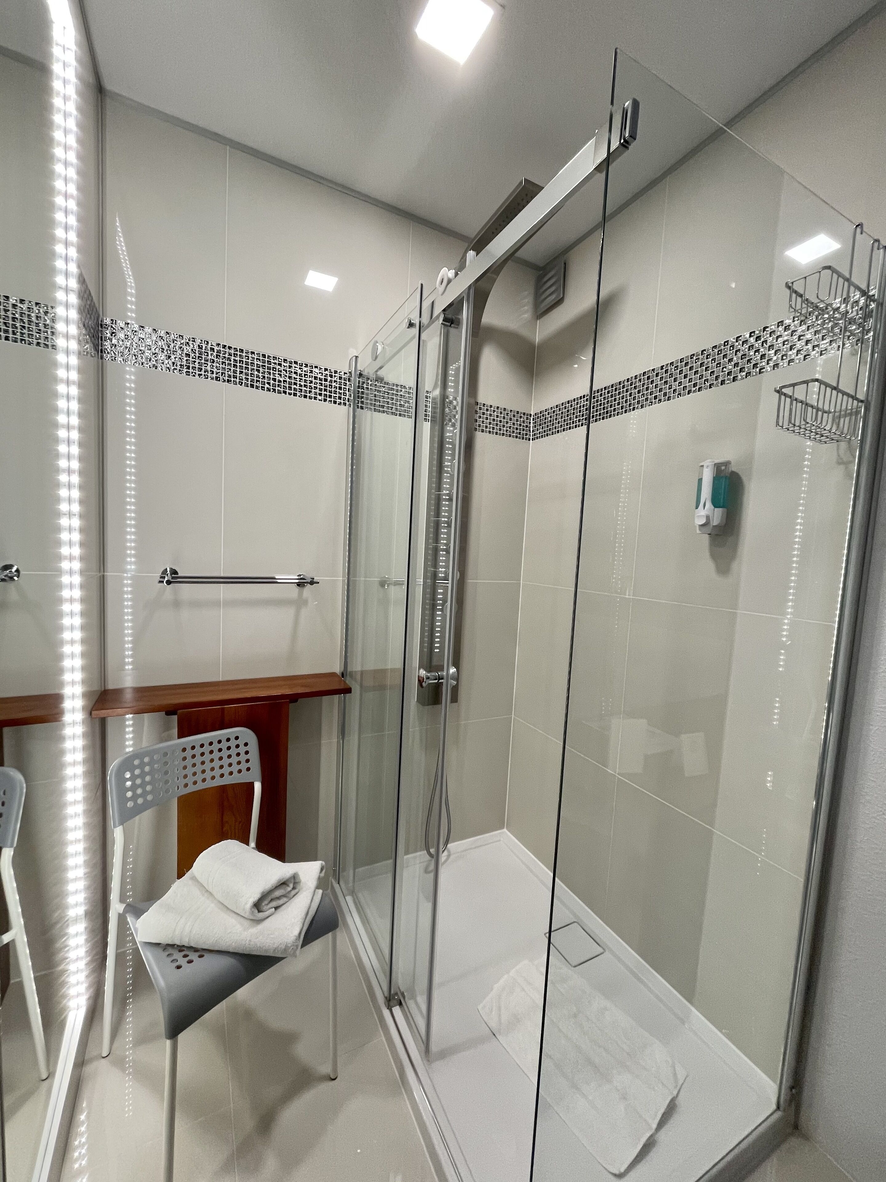 single room guesthouse,50m away from the main bulding | bathroom | shower, free toiletries, hair dryer, towels