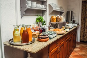Daily buffet breakfast for a fee