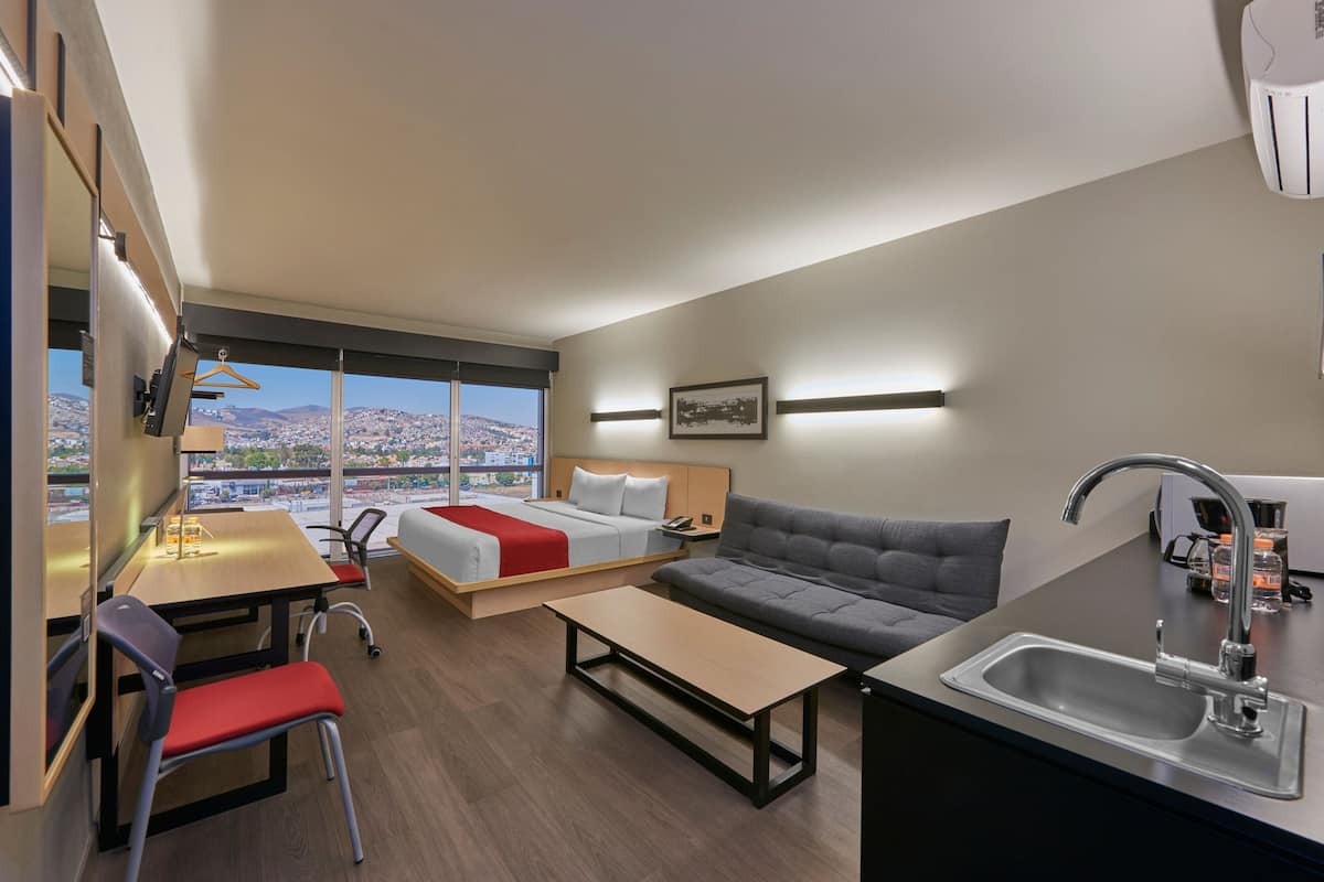 Superior Room, 1 Queen Bed with Sofa bed, Non Smoking