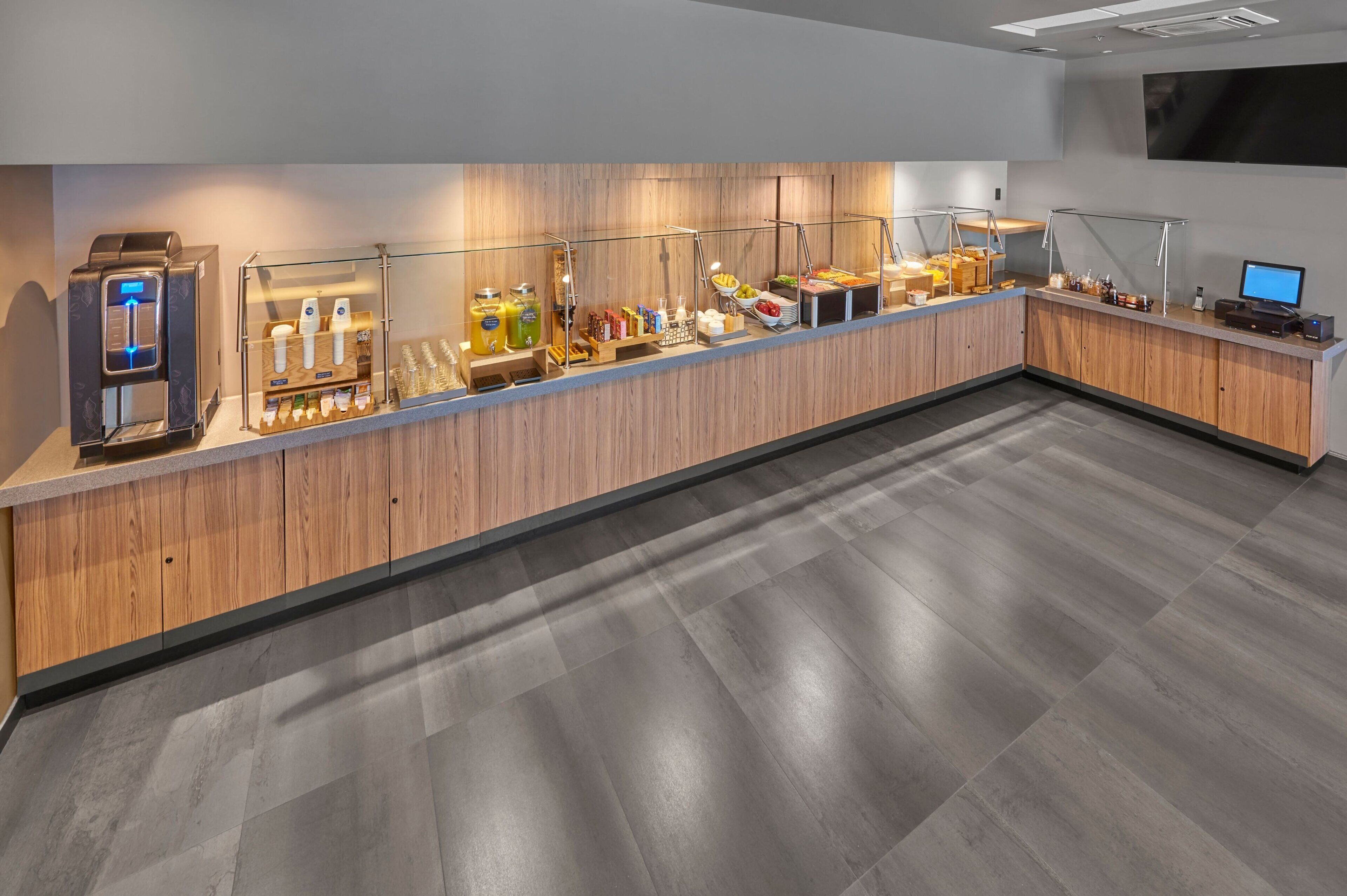 free daily continental breakfast