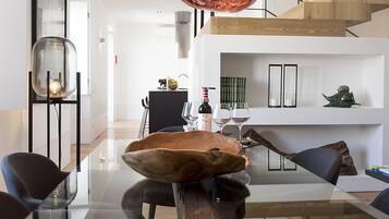 Duplex, 2 Bedrooms | Private kitchen | Full-size fridge, microwave, oven, stovetop