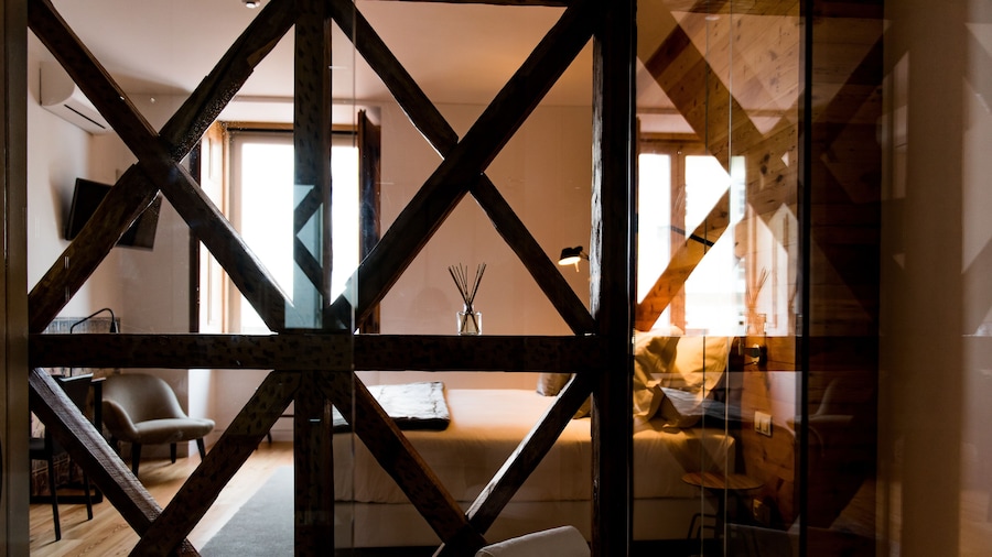 FLORA Chiado Apartments