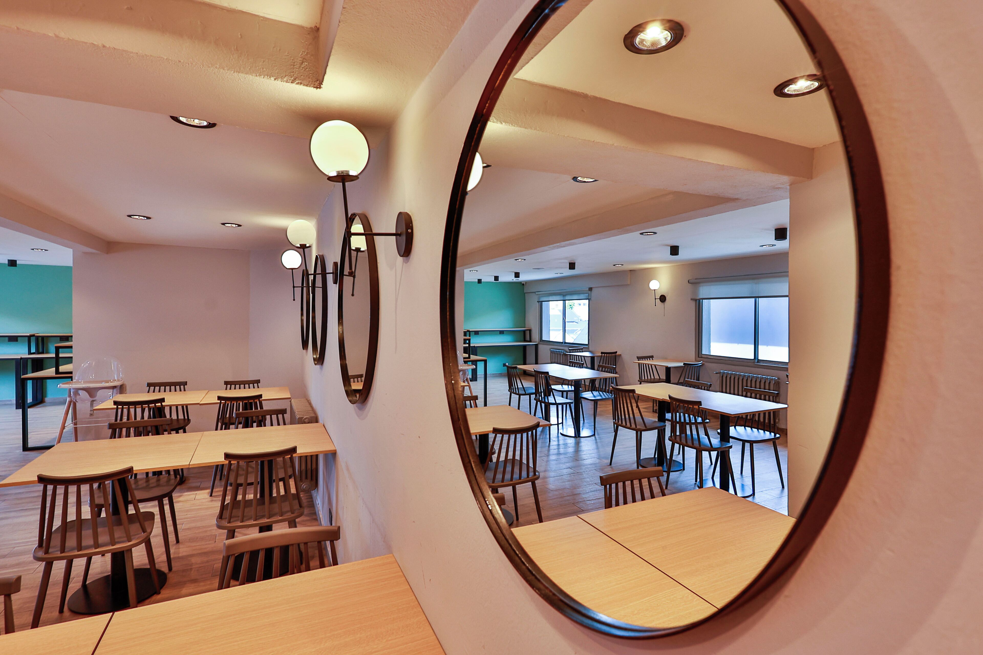 Se ofrece un desayuno bufé (7 ARS por persona)