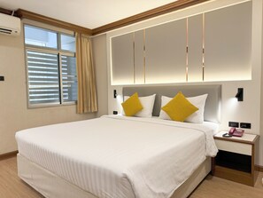 Minibar, desk, free WiFi - Sakol Hotel (Hat Yai)