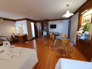 Family Room, 1 Bedroom | Minibar, desk, free WiFi