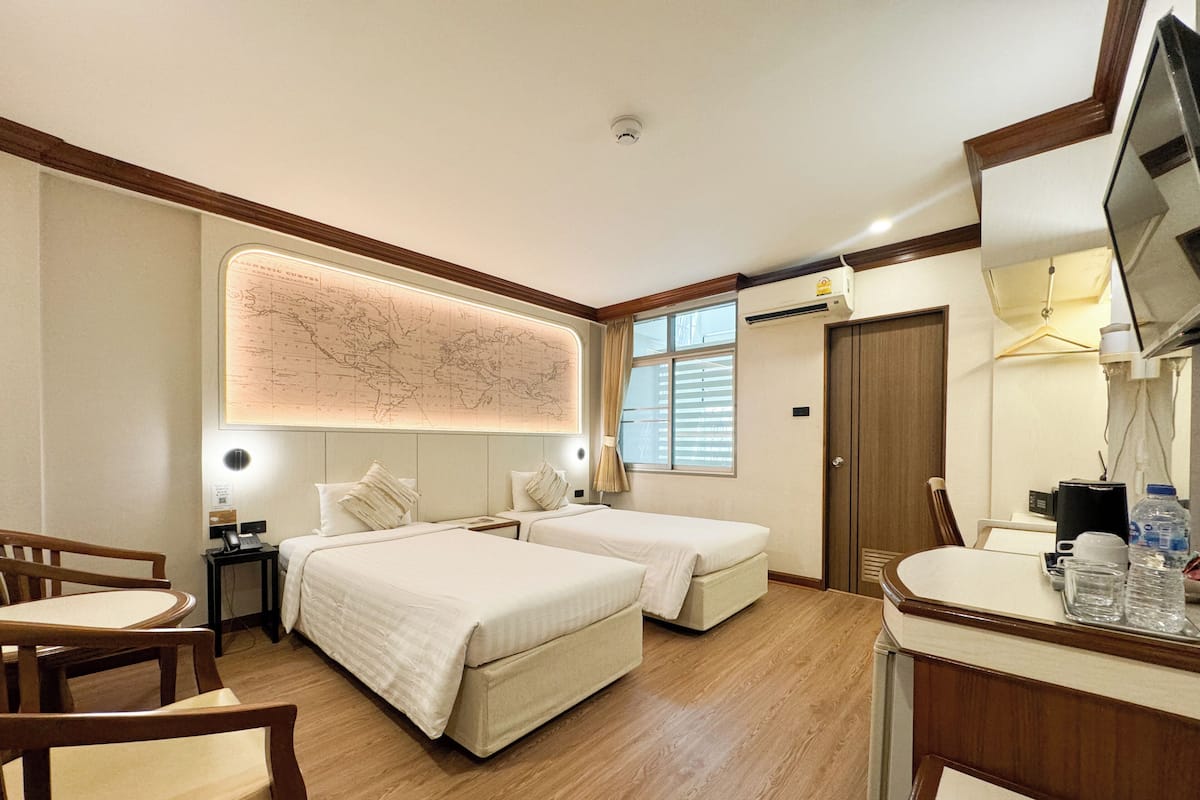 标准房 | 迷你吧、办公桌、免费 WiFi