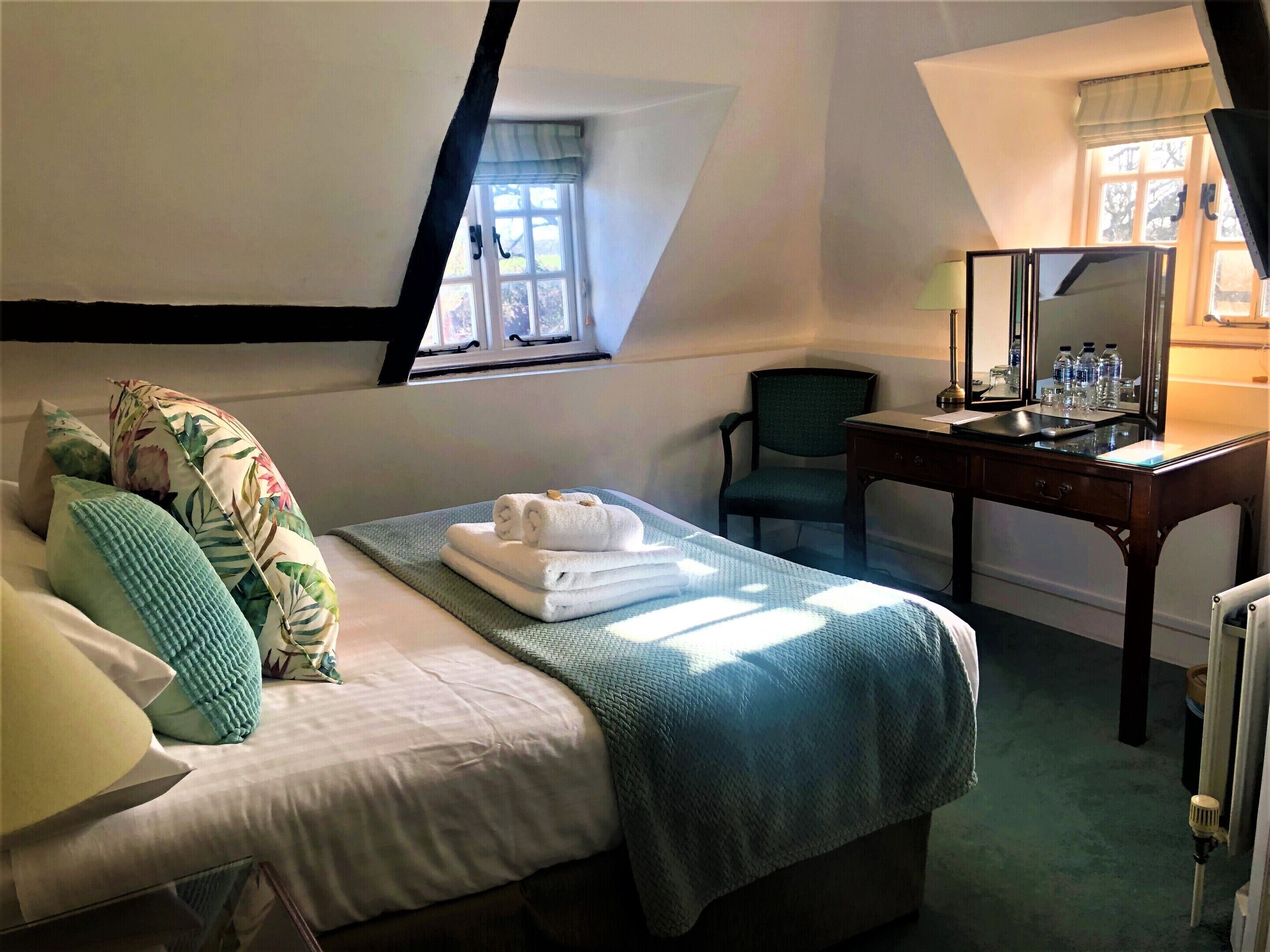 double room, ensuite, garden view (small ) | 1 bedroom