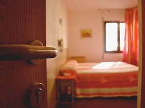 Doppelzimmer | Kostenloses WLAN, Bettwäsche