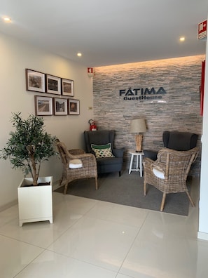 Reception - Fatima GuestHouse (Ourem)