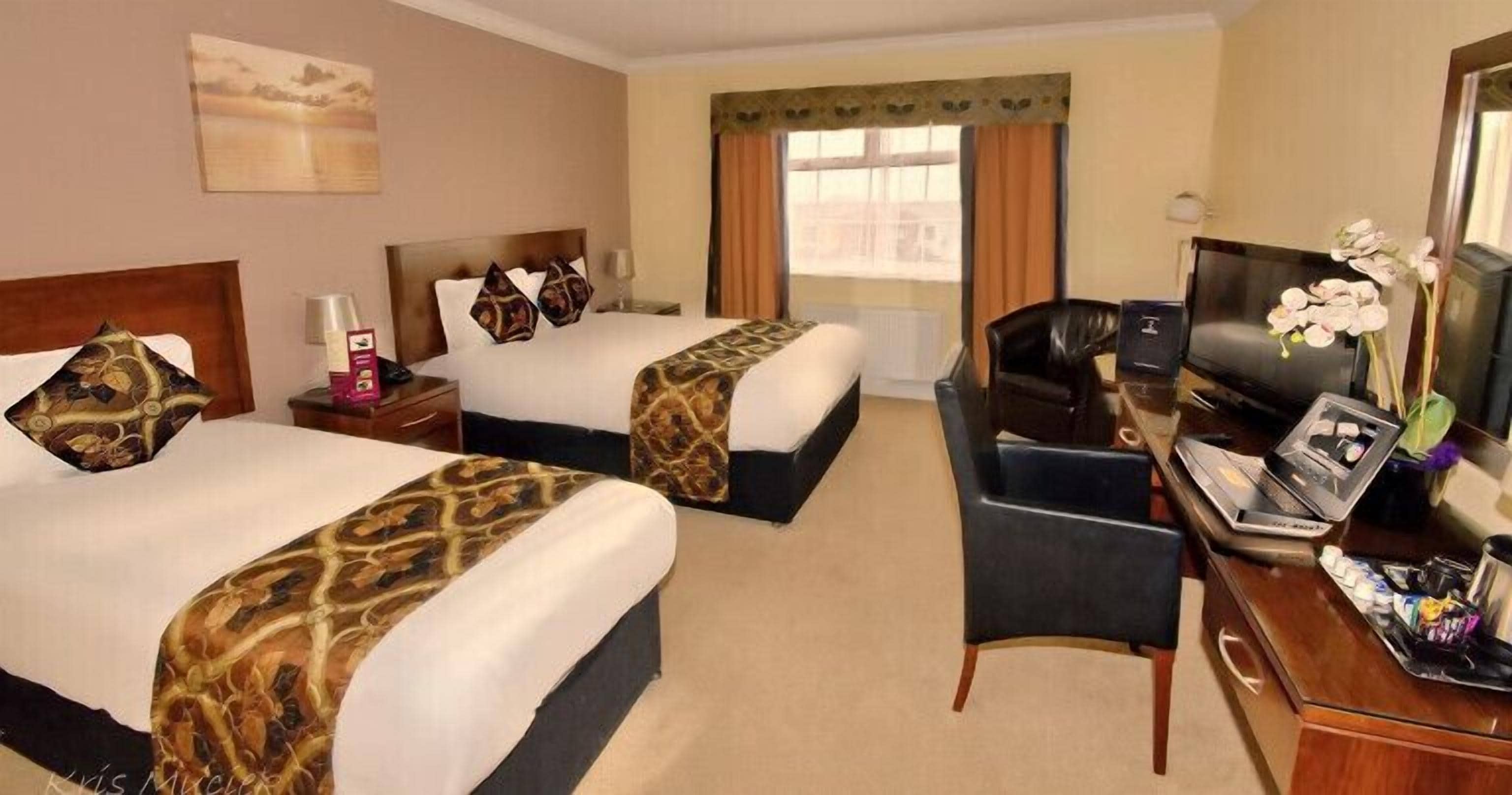 Photo - Eviston House Hotel