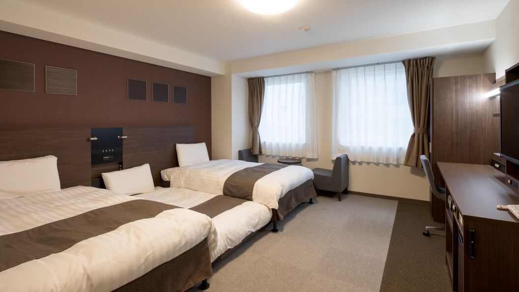 Premium bedding, in-room safe, desk, blackout curtains