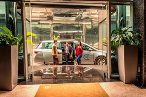 Property entrance - Golden Tulip Headington Ruwi (Muscat)