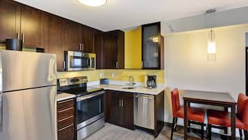 Suite, 1 Bedroom | Premium bedding, in-room safe, desk, iron/ironing board