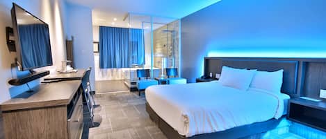 In-room safe, soundproofing, iron/ironing board, free WiFi