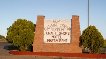 Discover the Hopi Cultural Center, featuring a museum, shops, motel, and restaurant.