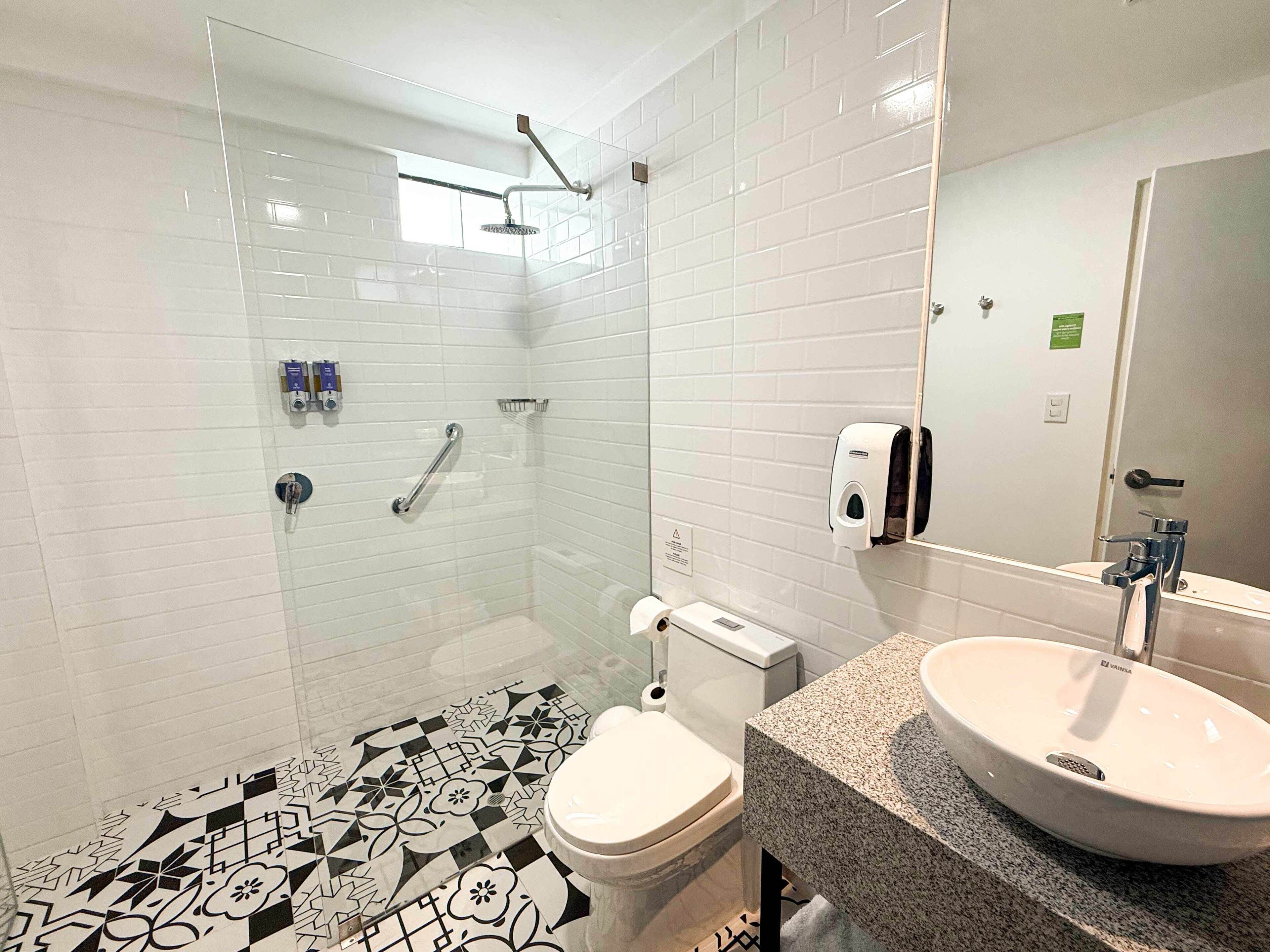 exclusive room, 2 single beds | bathroom | shower, hair dryer, towels, soap