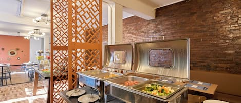 Desayuno buffet todos los días (con cargo)