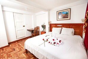 In-room safe, desk, free WiFi - Hostal Danna Inn (Cusco)