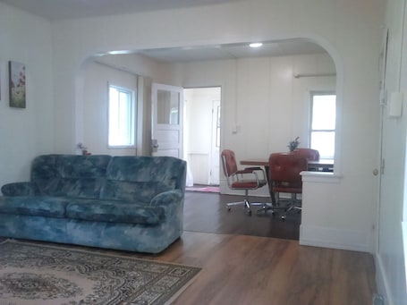 Área de sala de estar. Canora Home Rentals Holiday Cottage