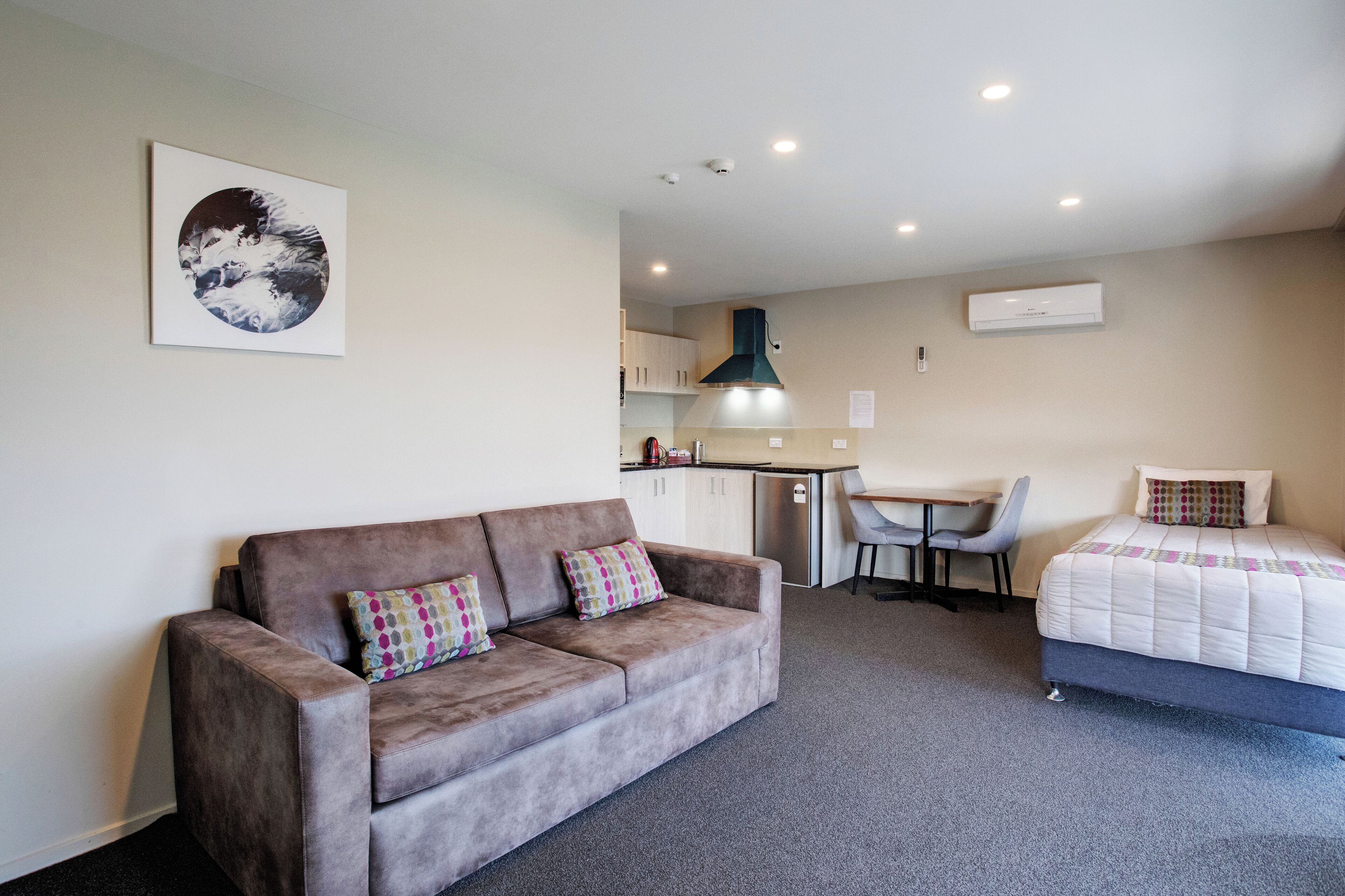 1 Bedroom Kitchen Unit | Living area