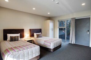 1 bedroom, Egyptian cotton sheets, premium bedding, Select Comfort beds - Ellerslie Palms Motel (Auckland)