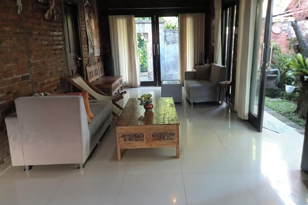 Standard Room | Living area